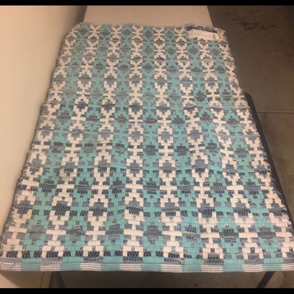 Safavieh Montauk 3’x5’ Turquoise Contemporary Rug - Picture 2 of 3